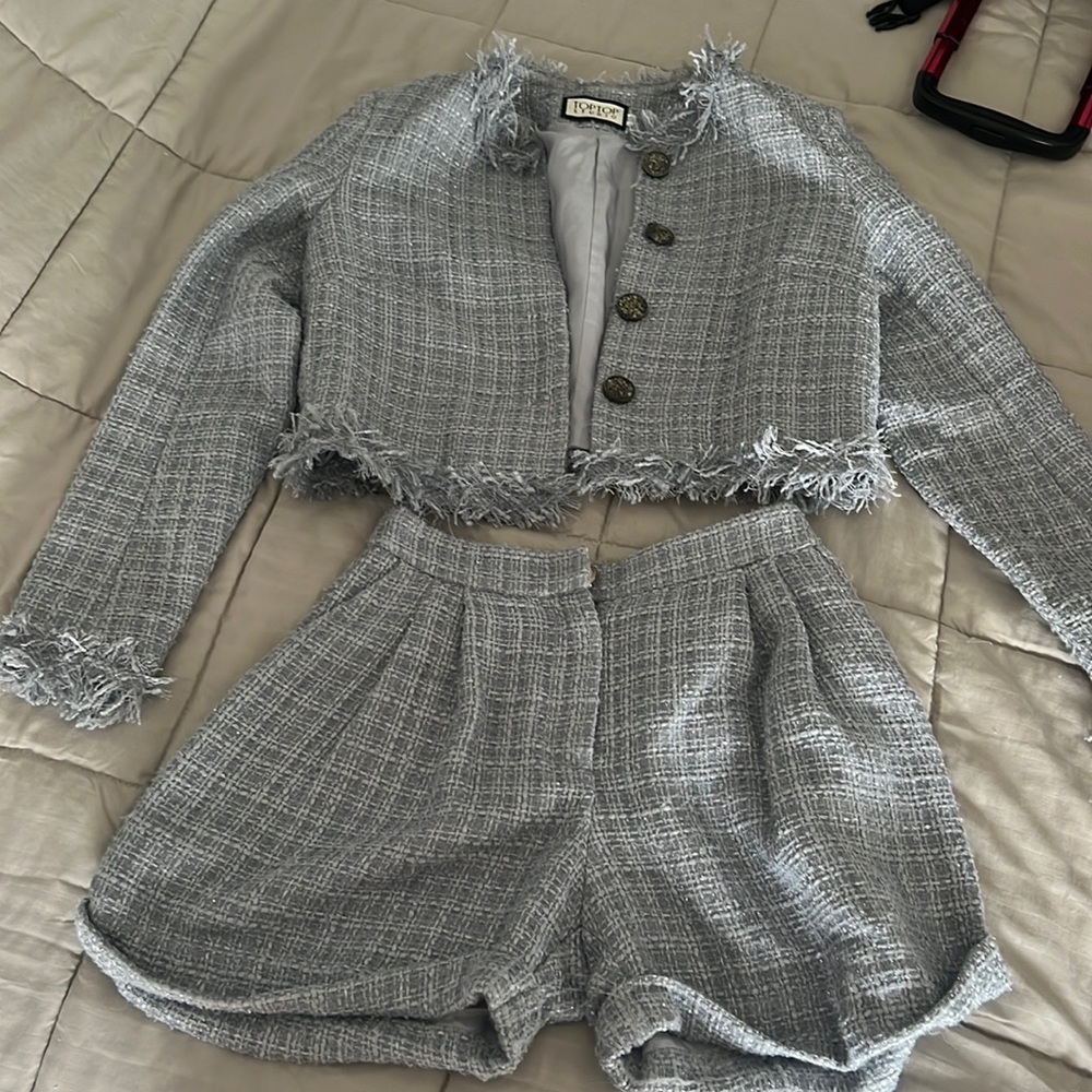 2 piece jacket and shorts XS